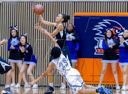 Thumbnail 3 in Steele vs. Jay (UIL 5A Bi-District Playoff) photogallery.