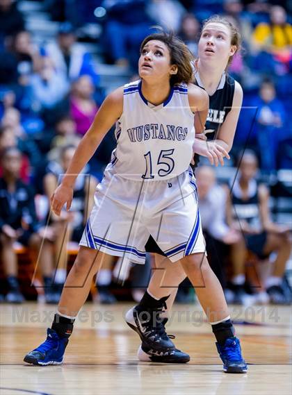 Thumbnail 3 in Steele vs. Jay (UIL 5A Bi-District Playoff) photogallery.