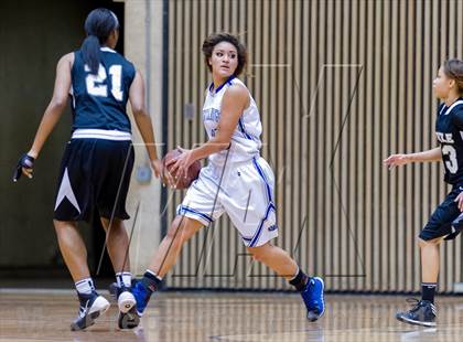 Thumbnail 2 in Steele vs. Jay (UIL 5A Bi-District Playoff) photogallery.