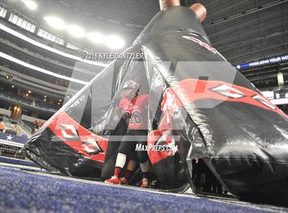 Thumbnail 1 in Iraan vs. Bremond (UIL 2A Division 2 Final) photogallery.
