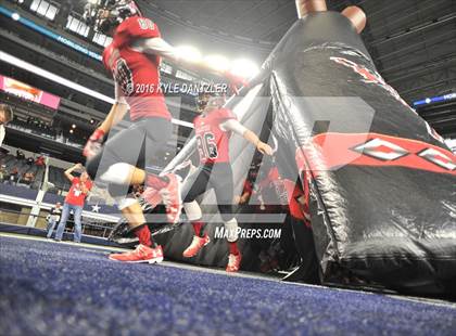 Thumbnail 2 in Iraan vs. Bremond (UIL 2A Division 2 Final) photogallery.
