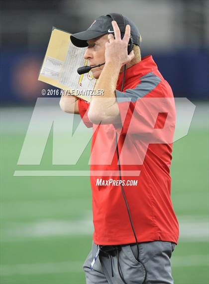 Thumbnail 1 in Iraan vs. Bremond (UIL 2A Division 2 Final) photogallery.