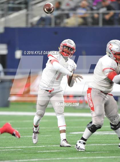 Thumbnail 3 in Iraan vs. Bremond (UIL 2A Division 2 Final) photogallery.
