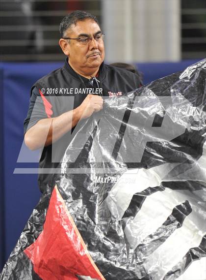Thumbnail 3 in Iraan vs. Bremond (UIL 2A Division 2 Final) photogallery.