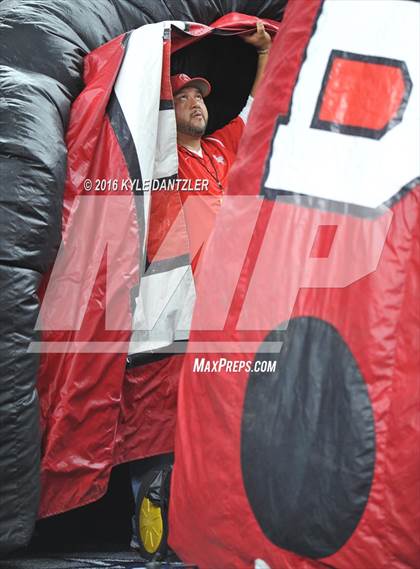 Thumbnail 3 in Iraan vs. Bremond (UIL 2A Division 2 Final) photogallery.