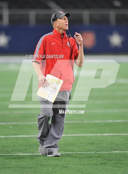 Thumbnail 2 in Iraan vs. Bremond (UIL 2A Division 2 Final) photogallery.