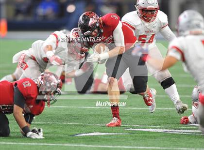 Thumbnail 3 in Iraan vs. Bremond (UIL 2A Division 2 Final) photogallery.