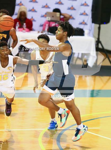 Thumbnail 2 in Huntington St. Joseph Prep vs. Word of God Christian Academy (Hoops and Dreams Showcase) photogallery.