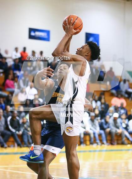 Thumbnail 2 in Huntington St. Joseph Prep vs. Word of God Christian Academy (Hoops and Dreams Showcase) photogallery.
