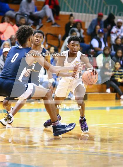 Thumbnail 1 in Huntington St. Joseph Prep vs. Word of God Christian Academy (Hoops and Dreams Showcase) photogallery.