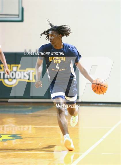 Thumbnail 2 in Huntington St. Joseph Prep vs. Word of God Christian Academy (Hoops and Dreams Showcase) photogallery.