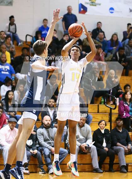 Thumbnail 1 in Huntington St. Joseph Prep vs. Word of God Christian Academy (Hoops and Dreams Showcase) photogallery.