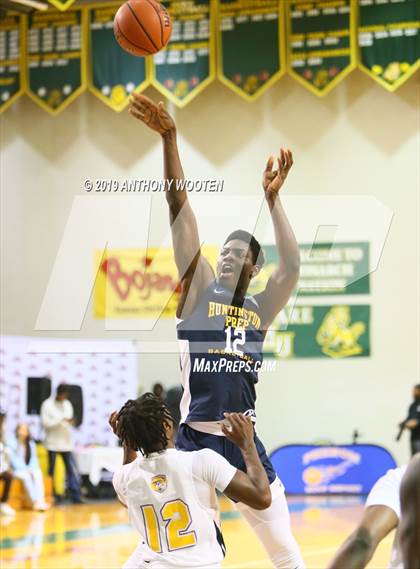 Thumbnail 3 in Huntington St. Joseph Prep vs. Word of God Christian Academy (Hoops and Dreams Showcase) photogallery.