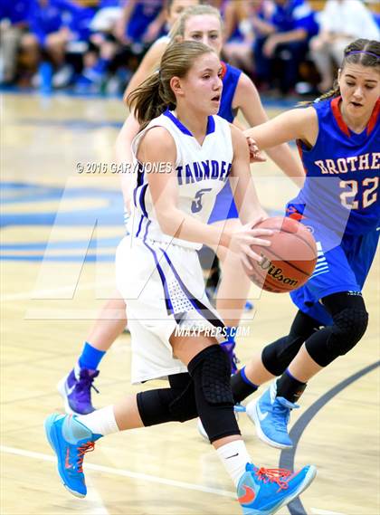 Thumbnail 2 in JV: Christian Brothers @ Rocklin photogallery.