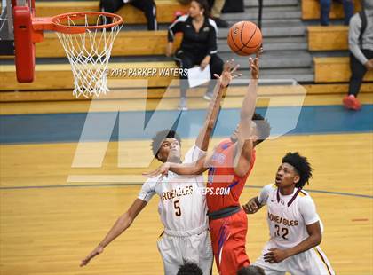 Thumbnail 2 in McDonogh 35 vs John Curtis Christian (Country Day Cajun Classic Tournament) photogallery.