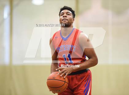 Thumbnail 3 in McDonogh 35 vs John Curtis Christian (Country Day Cajun Classic Tournament) photogallery.