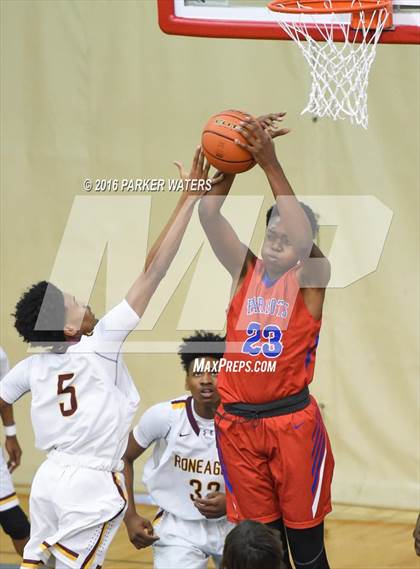 Thumbnail 1 in McDonogh 35 vs John Curtis Christian (Country Day Cajun Classic Tournament) photogallery.