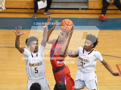 Thumbnail 1 in McDonogh 35 vs John Curtis Christian (Country Day Cajun Classic Tournament) photogallery.