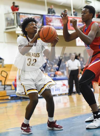 Thumbnail 1 in McDonogh 35 vs John Curtis Christian (Country Day Cajun Classic Tournament) photogallery.