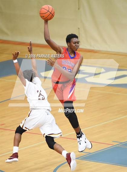 Thumbnail 1 in McDonogh 35 vs John Curtis Christian (Country Day Cajun Classic Tournament) photogallery.