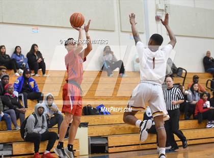 Thumbnail 2 in McDonogh 35 vs John Curtis Christian (Country Day Cajun Classic Tournament) photogallery.