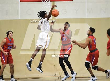 Thumbnail 3 in McDonogh 35 vs John Curtis Christian (Country Day Cajun Classic Tournament) photogallery.