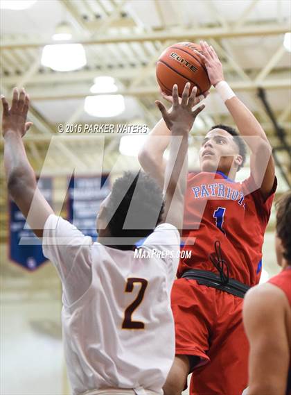 Thumbnail 2 in McDonogh 35 vs John Curtis Christian (Country Day Cajun Classic Tournament) photogallery.