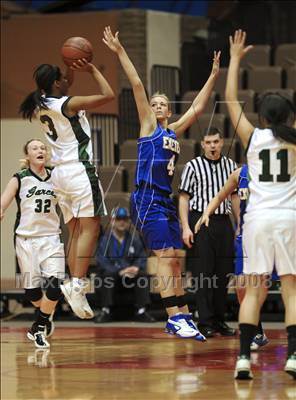 Thumbnail 3 in Exeter vs. Garces (CIF CS D4 Final) photogallery.