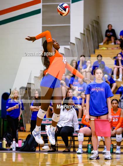 Thumbnail 1 in The Woodlands vs Grand Oaks photogallery.
