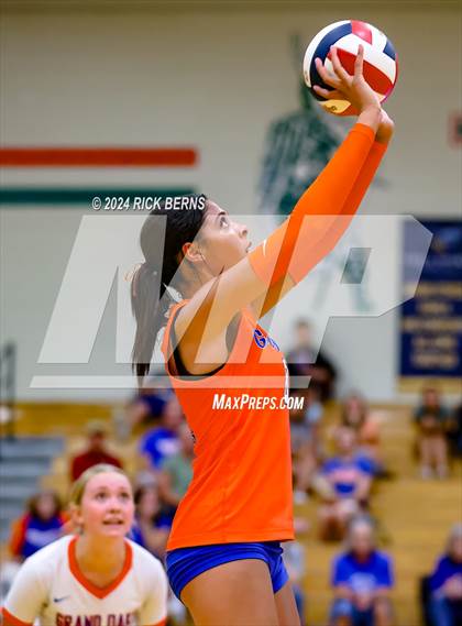 Thumbnail 3 in The Woodlands vs Grand Oaks photogallery.