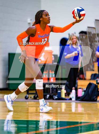 Thumbnail 2 in The Woodlands vs Grand Oaks photogallery.