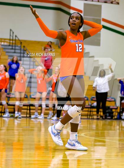 Thumbnail 3 in The Woodlands vs Grand Oaks photogallery.