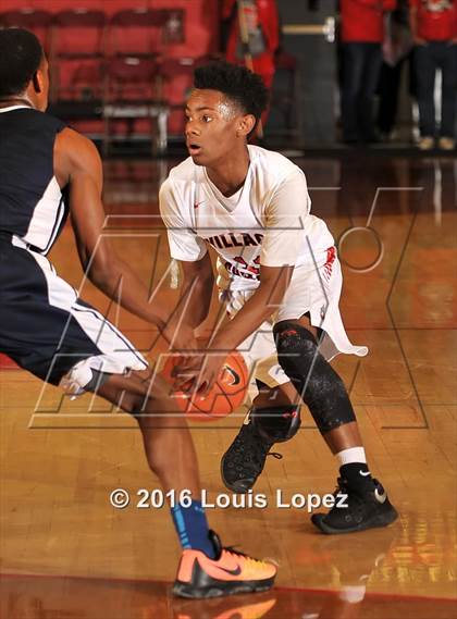 Thumbnail 2 in Village Christian vs. St. John Bosco (Nike Extravaganza) photogallery.