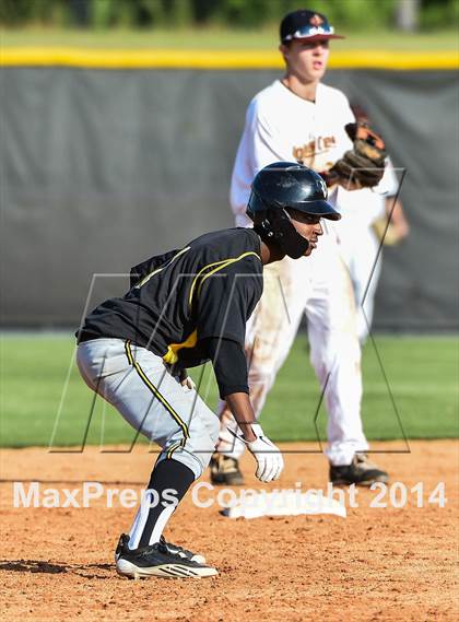Thumbnail 2 in Johns Creek vs Valdosta (GHSA Round 3 Playoff) photogallery.
