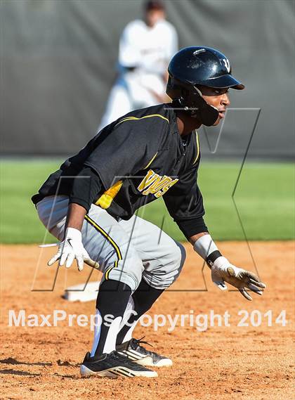 Thumbnail 3 in Johns Creek vs Valdosta (GHSA Round 3 Playoff) photogallery.