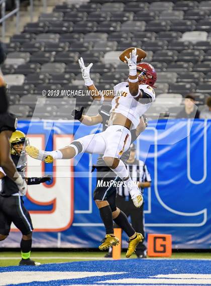 Thumbnail 3 in Cardinal Hayes vs. St. Joseph Regional photogallery.