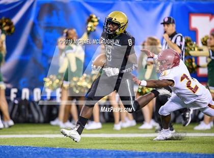 Thumbnail 2 in Cardinal Hayes vs. St. Joseph Regional photogallery.
