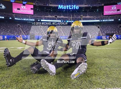 Thumbnail 3 in Cardinal Hayes vs. St. Joseph Regional photogallery.