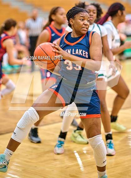 Thumbnail 1 in Seven Lakes vs. Iowa Colony (McDonald's Texas Invitational) photogallery.