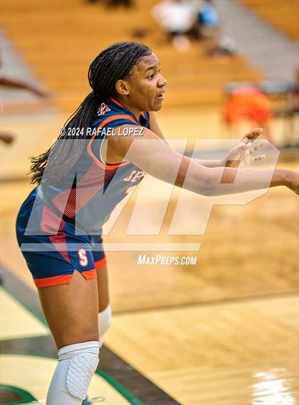 Thumbnail 2 in Seven Lakes vs. Iowa Colony (McDonald's Texas Invitational) photogallery.