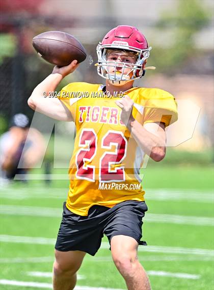 Thumbnail 2 in Alexandria-Monroe vs Winchester Community (Grant County Scrimmage) photogallery.