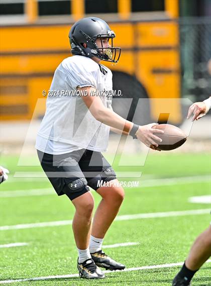 Thumbnail 2 in Alexandria-Monroe vs Winchester Community (Grant County Scrimmage) photogallery.