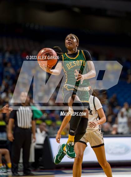 Thumbnail 3 in Clark vs desoto (UIL 6A Basketball State final) photogallery.