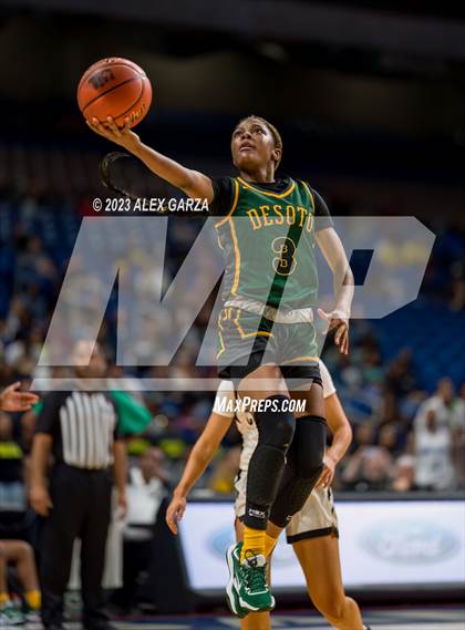 Thumbnail 2 in Clark vs desoto (UIL 6A Basketball State final) photogallery.