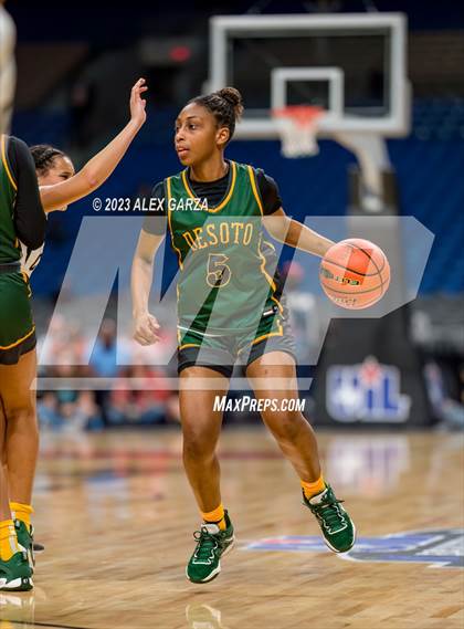 Thumbnail 2 in Clark vs desoto (UIL 6A Basketball State final) photogallery.