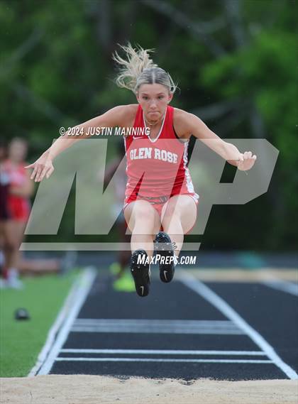 Thumbnail 3 in AAA 3A Region 7 Sr. District Meet photogallery.