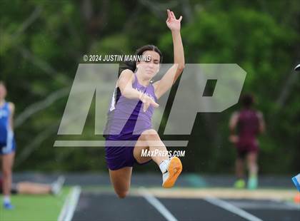 Thumbnail 3 in AAA 3A Region 7 Sr. District Meet photogallery.