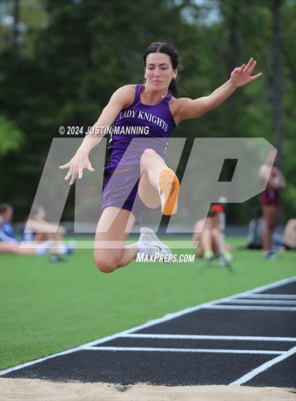 Thumbnail 2 in AAA 3A Region 7 Sr. District Meet photogallery.