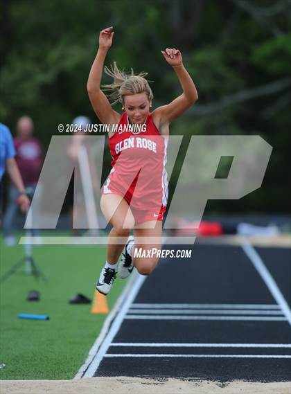 Thumbnail 1 in AAA 3A Region 7 Sr. District Meet photogallery.