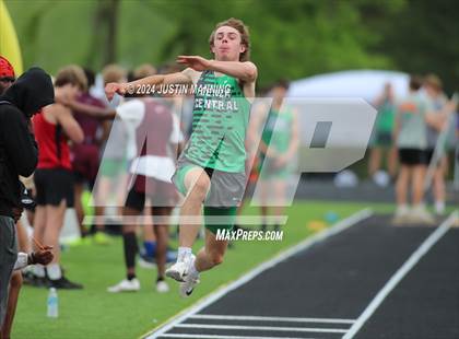 Thumbnail 3 in AAA 3A Region 7 Sr. District Meet photogallery.